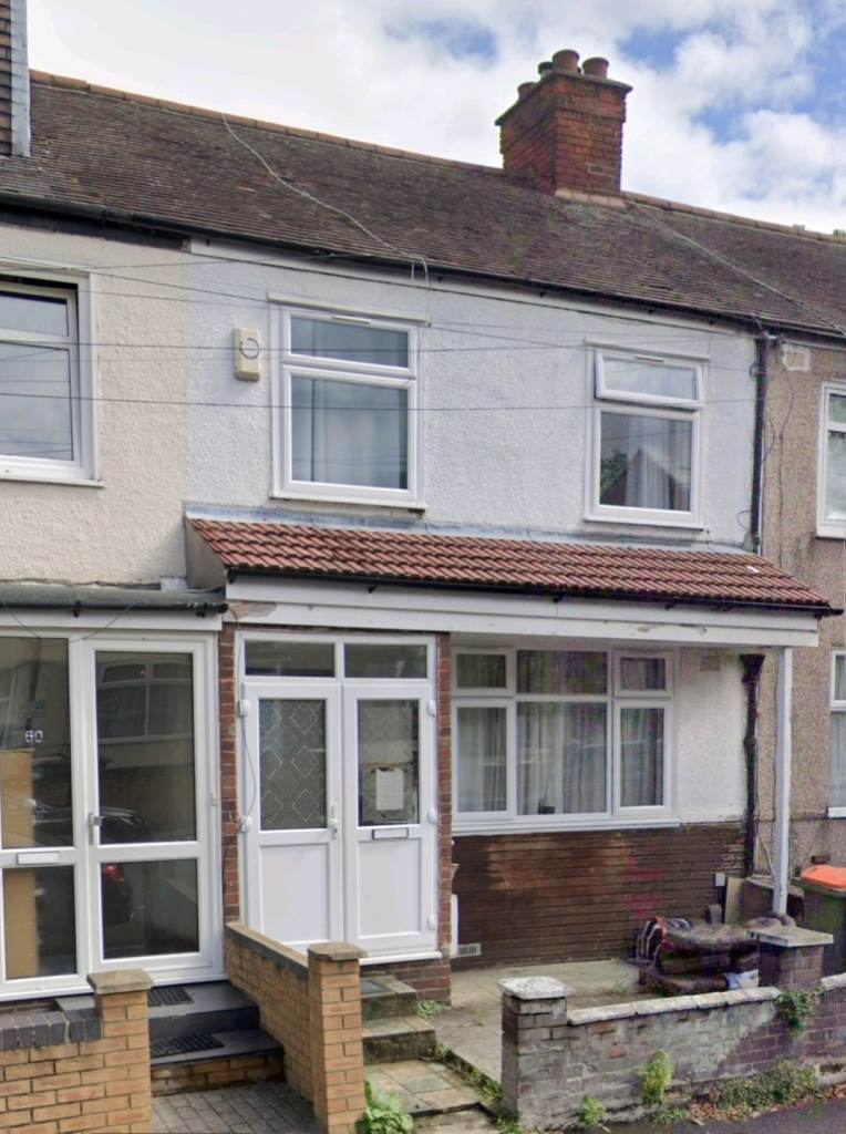 Triple room to rent out in a shared house