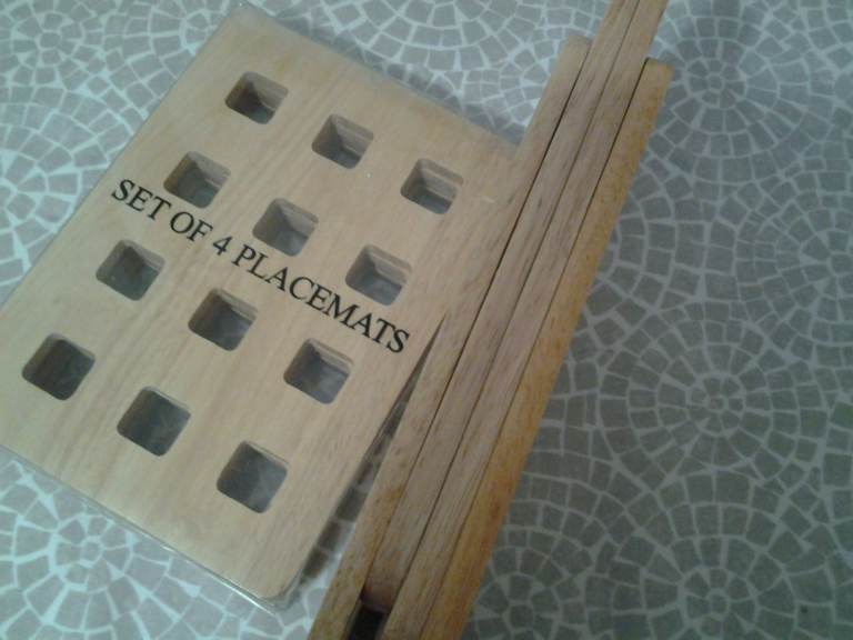8 SOLID WOOD PLACEMATS 