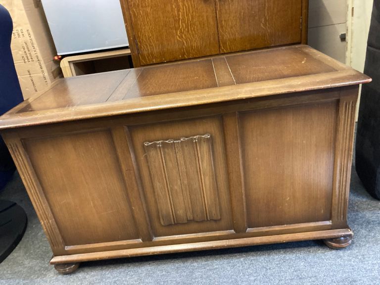 Wooden Blanket Box / Storage Chest – Good Condition