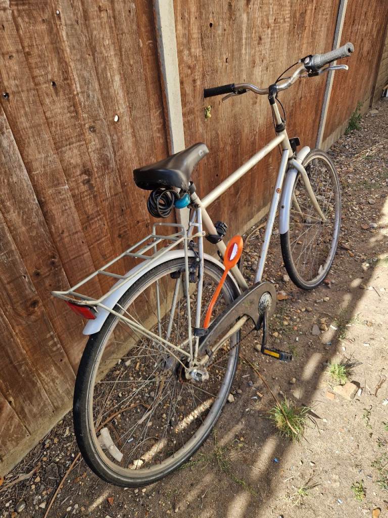 Silver City Bike with Rear Rack – Good Condition