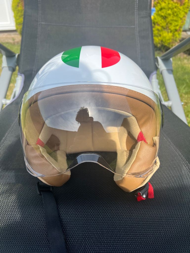 Vespa Scooter Helmet – Italian Flag Design – Size S – Like New