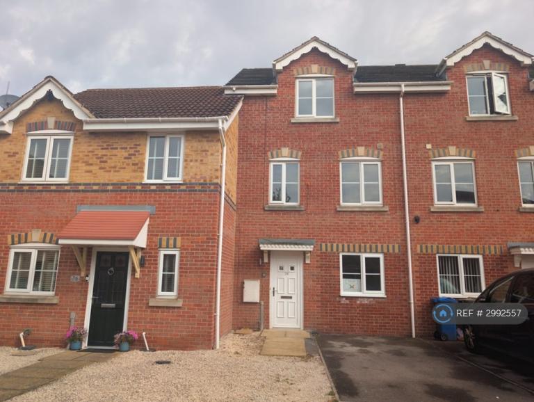 4 bedroom house in Hawthorne Drive, Rotherham, S63 (4 bed) (#2992557)