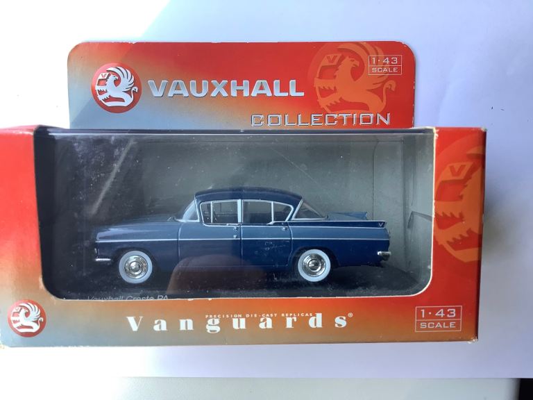 CORGI VANGUARDS   VAUXHALL CRESTA - PA