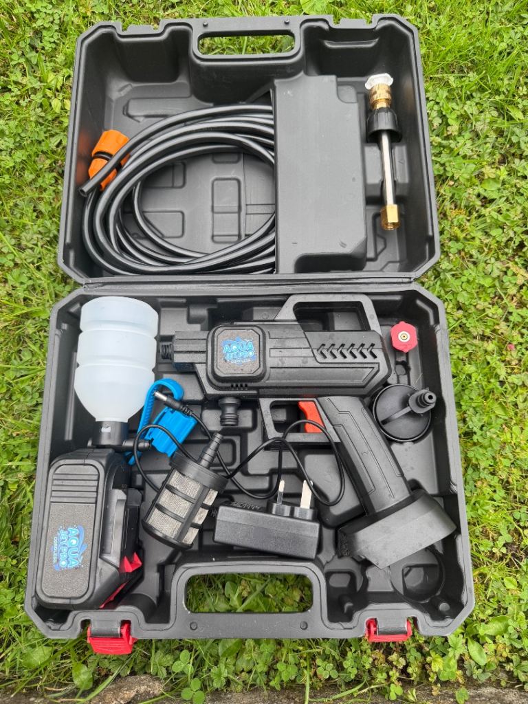 Battery pressure washer 