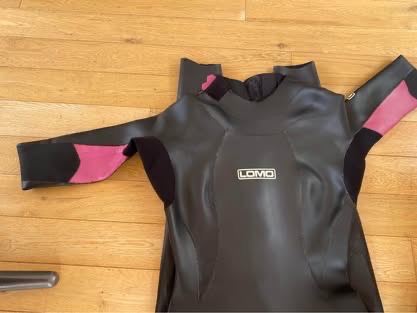 Lomo Ladies Challenger swimming wet suit, size medium 