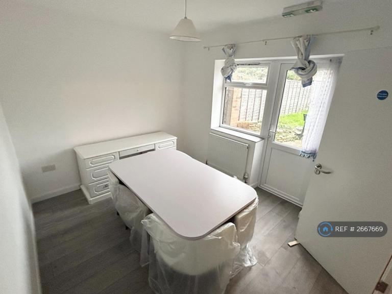 3 bedroom house in The Hides, Harlow, Essex, CM20 (3 bed) (#2667669)