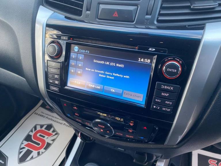 2017 Nissan Navara Double Cab Pick Up Tekna 2.3dCi 190 4WD Auto PICK UP DIESEL Automatic