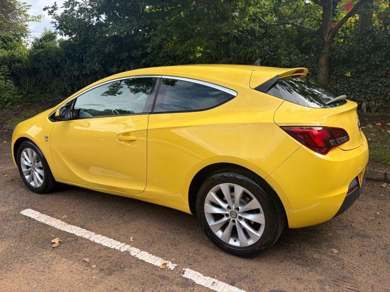 Vauxhall, ASTRA GTC, Hatchback, 2014, Manual, 1364 (cc), 3 doors