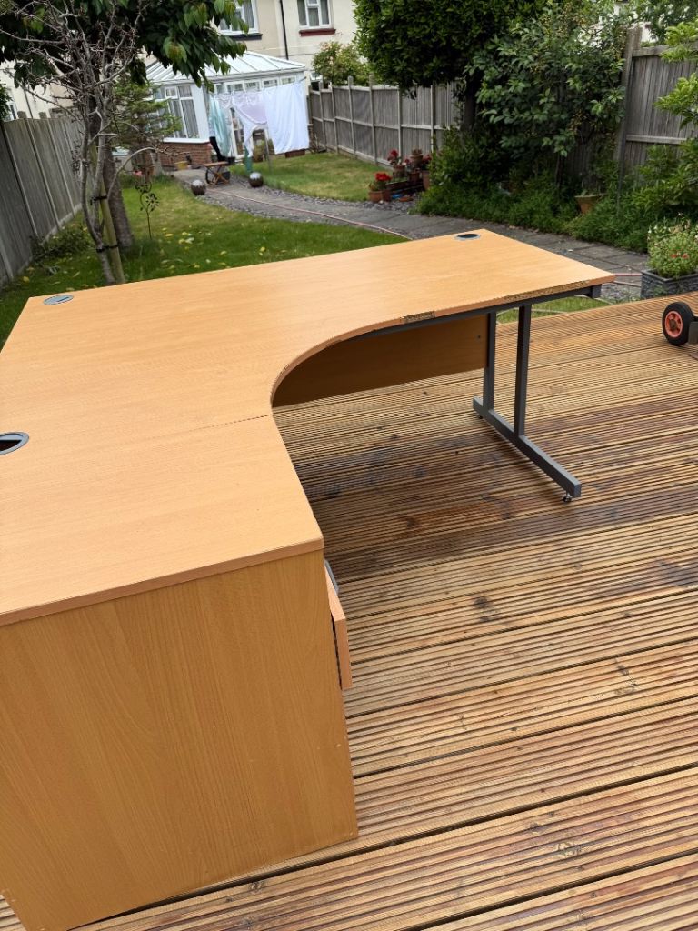 Office desk and matching filing cabinet 