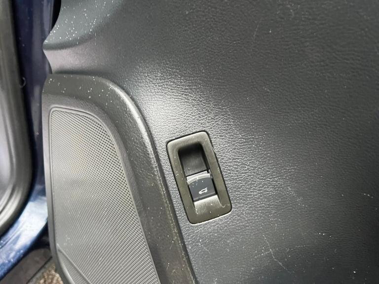 2014 Volkswagen Touareg 3.0 TDI V6 BlueMotion Tech R-Line Tiptronic 4WD Euro 5 (s/s) 5dr ESTATE D...