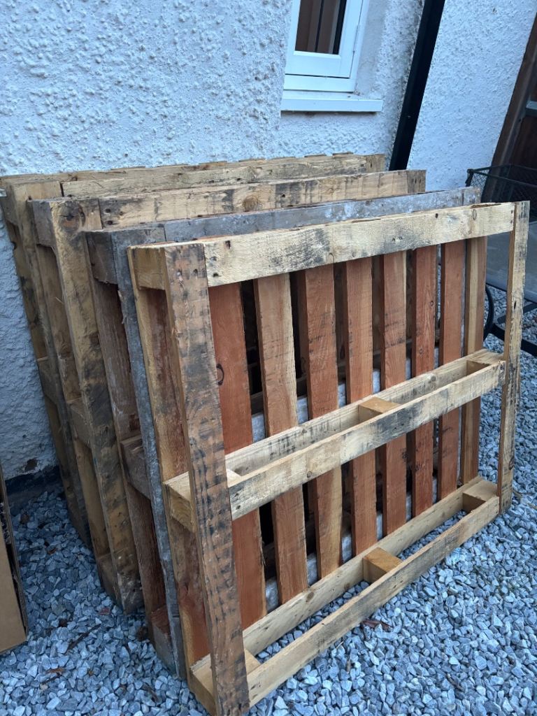 4 free pallets