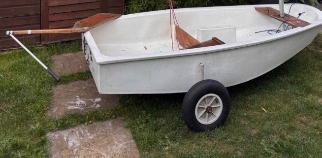Boat Sailing Dinghy Optimist with Launch Trolley 