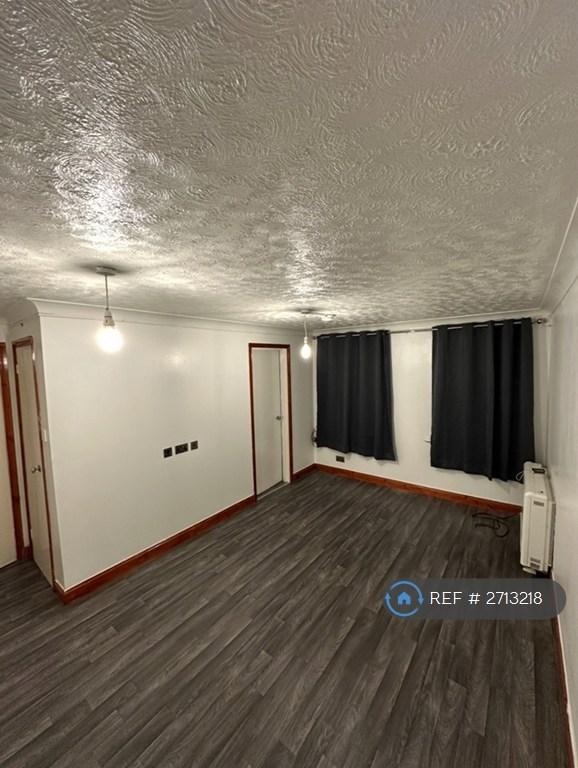 Studio flat in Marsh Close, Leicester, LE4 (#2713218)