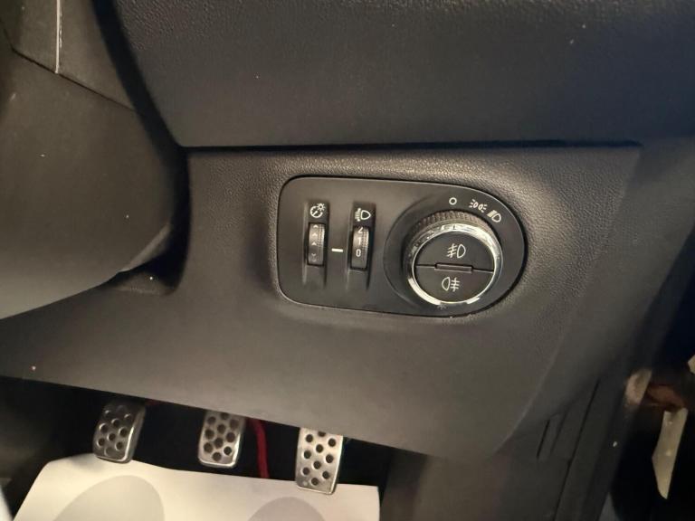 2015 Vauxhall Corsa 1.4i Turbo ecoFLEX Limited Edition Euro 6 (s/s) 3dr HATCHBACK Petrol Manual