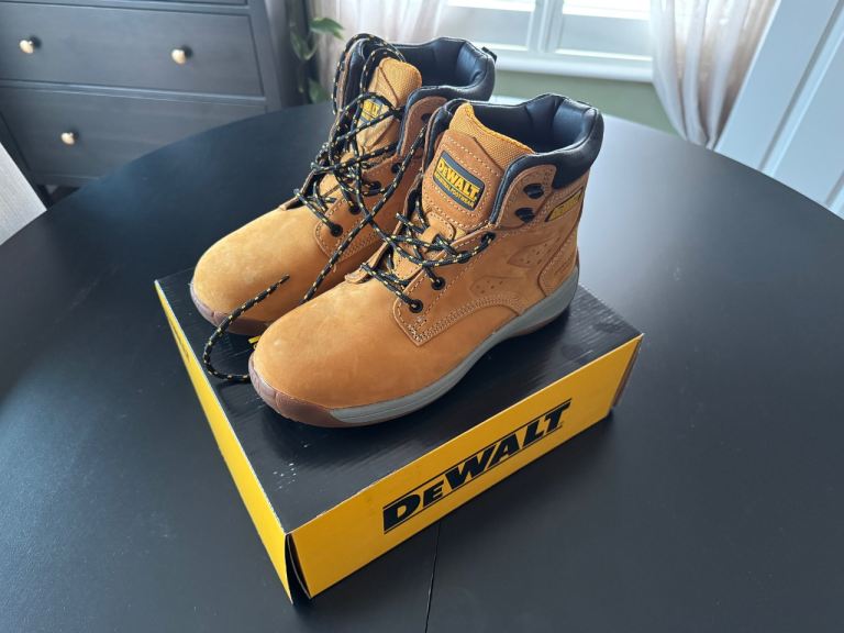 Dewalt protective boots