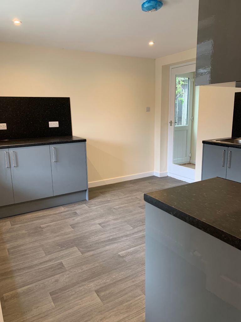 2 bedroom house for rent 