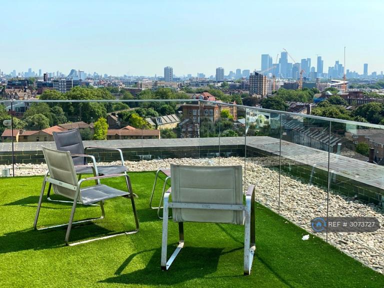 2 bedroom flat in Victory Place, London, SE17 (2 bed) (#3073727)