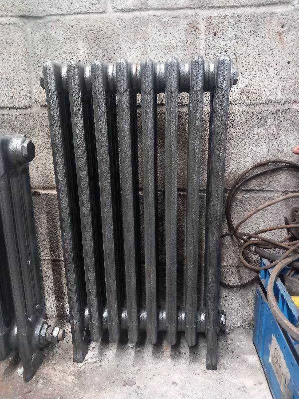 Cast iron radiator 
