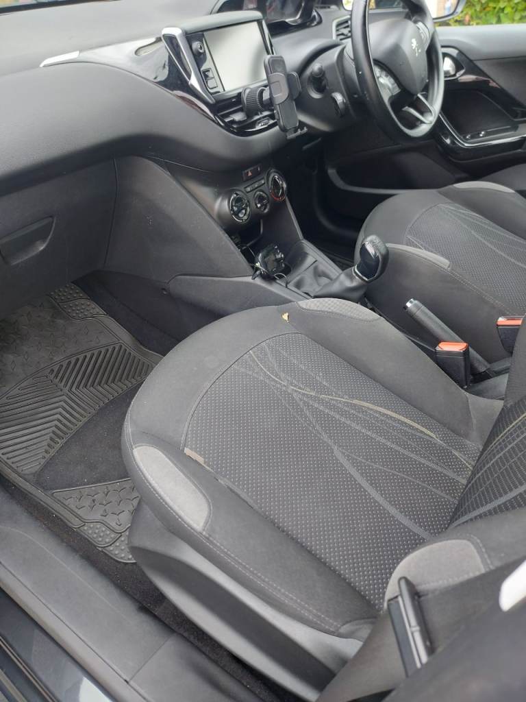 Peugeot, 208, Hatchback, 2012, Manual, 1397 (cc), 5 doors