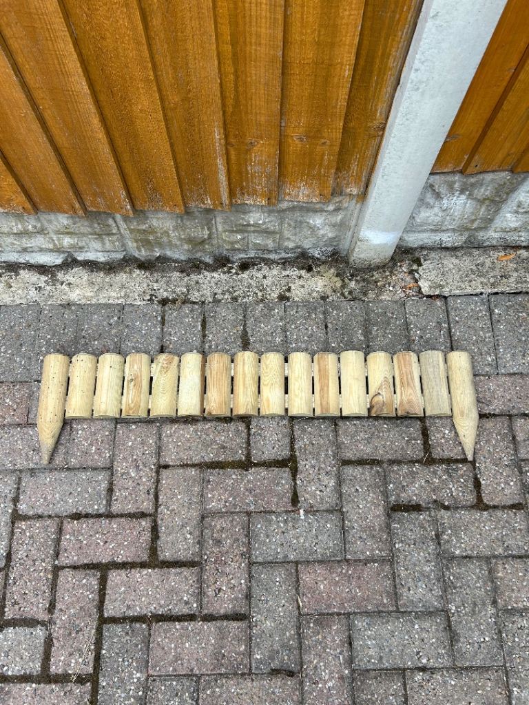 19 fixed wooden log border edging