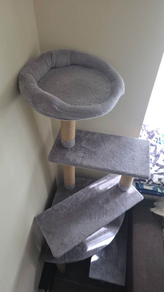 Pets at Home multi-level Cat tree – Boxed – Collection only