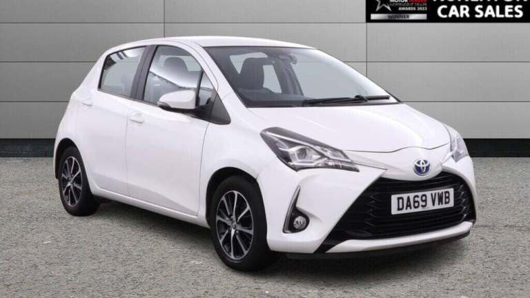 2019 Toyota Yaris 1.5 VVT-h Icon Tech Hatchback 5dr Petrol Hybrid E-CVT Euro 6 (s/s) (100 ps) Hat...