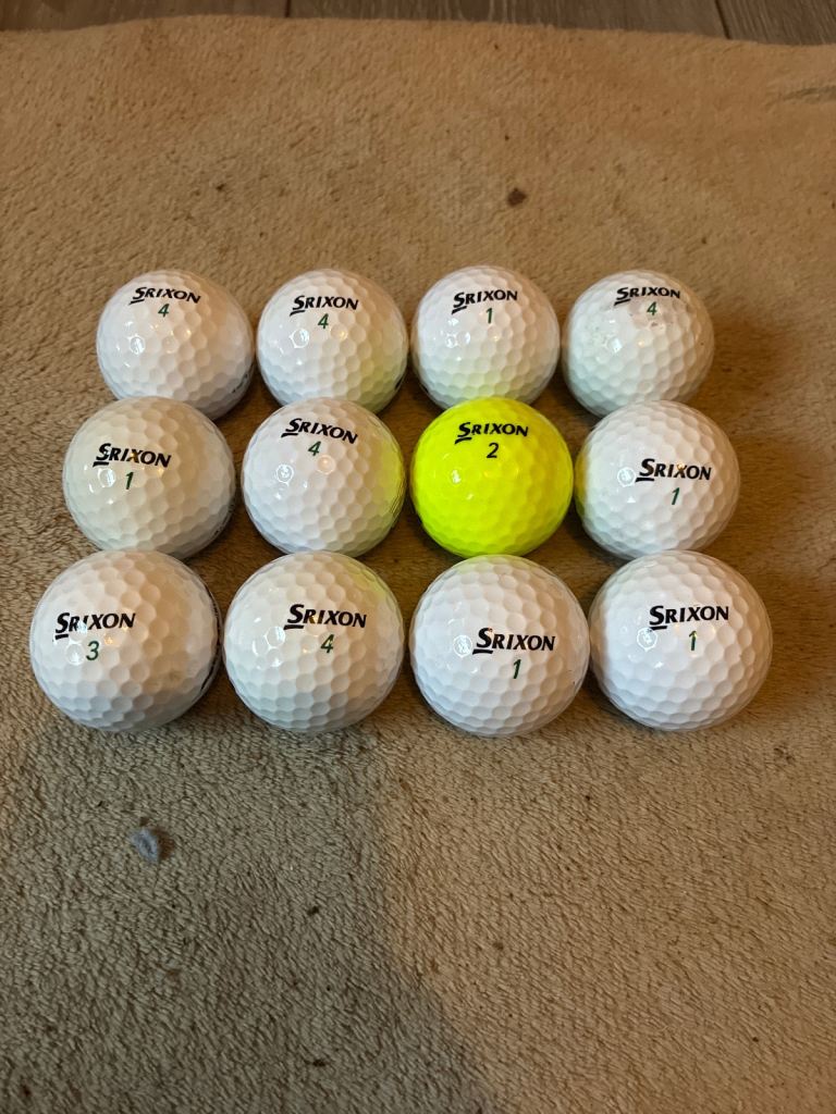 12 x Srixon Soft Feel golf balls