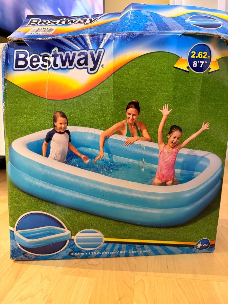 Bestway Family Paddling Pool 2.62m x 1.75m – Excellent Condition
