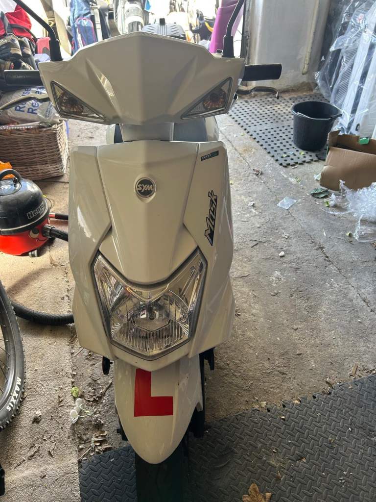 SYM, MASK, 2023, 49 (cc) moped white 