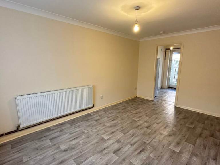 2 BEDROOM HOUSE EAGLE DRIVE COLINDALE NW9