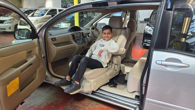 2010 Toyota Raum 1.5 Auto lift mobility chair  Petrol Automatic