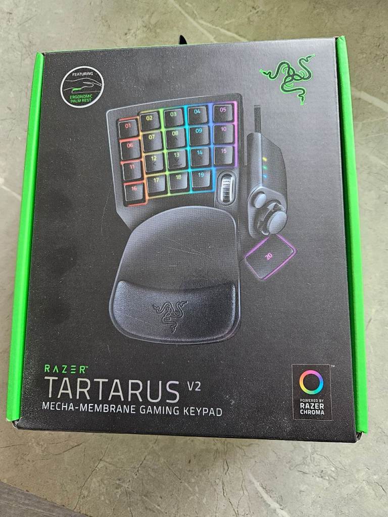 Razer Tartarus V2 gaming keypad 