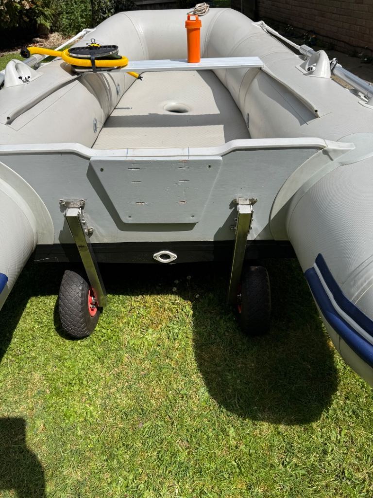 Wave line 2.9m Inflatable Dinghy – Grey, 'As New' with extras!