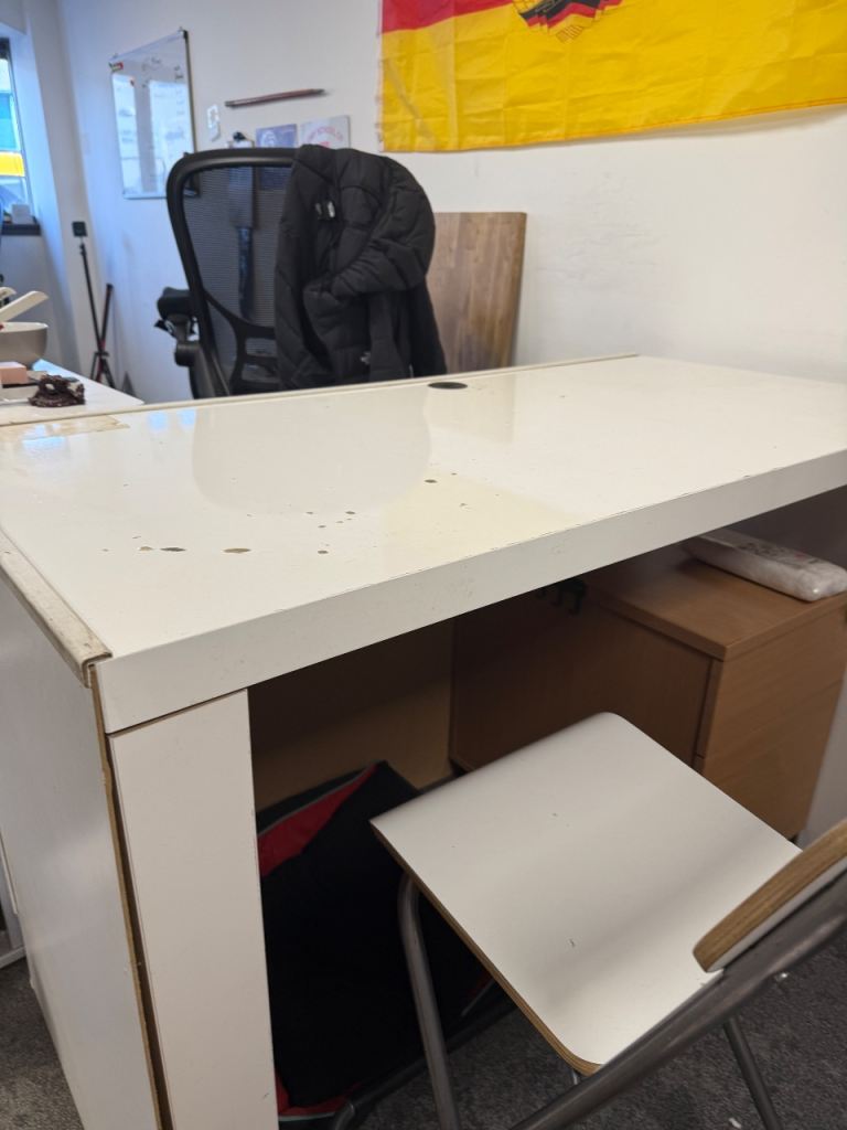 White office Desk