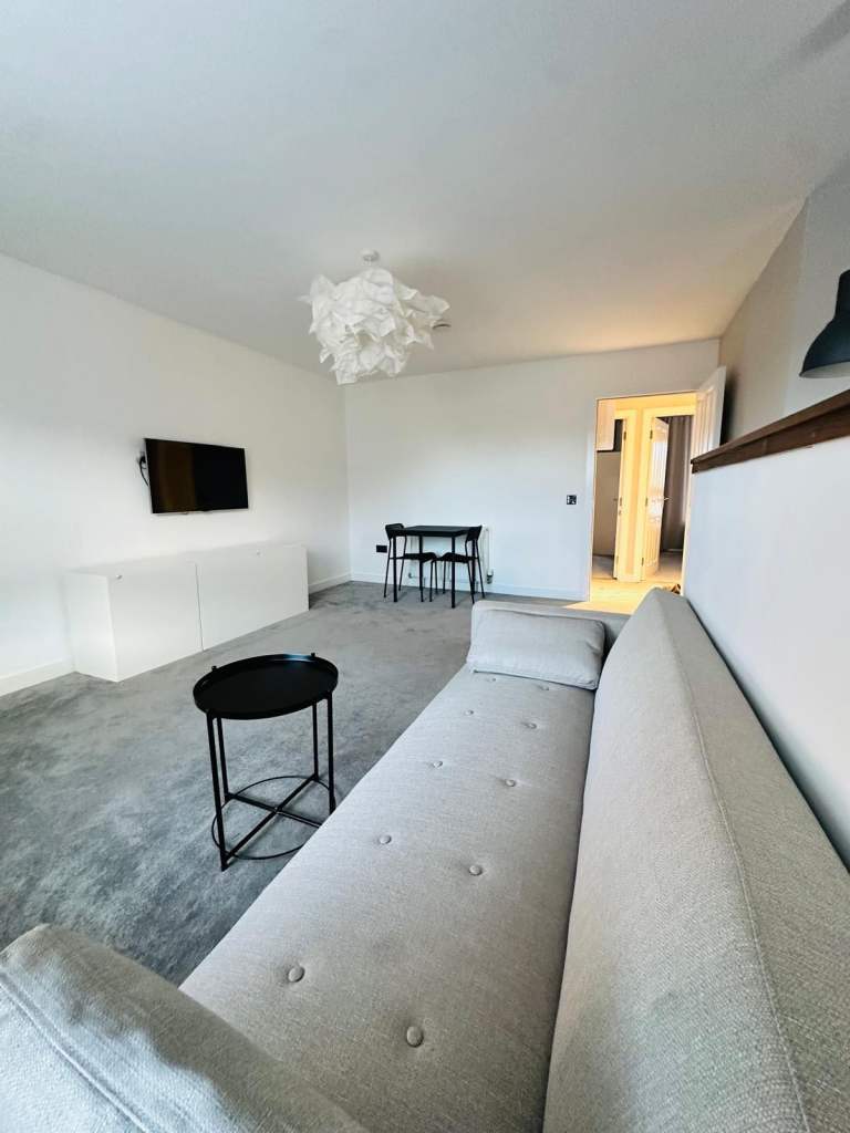 2 bedroom flat to let