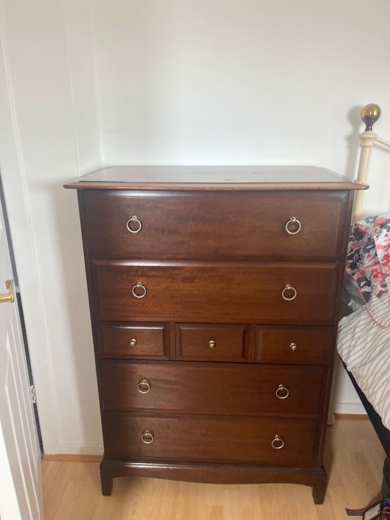 Stag minstrel bedroom furniture 