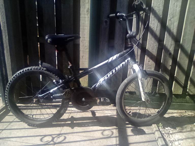 CHILD'S BIKE SCHWINN BMX WITH 18" WHEELS 