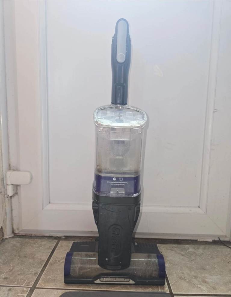 Shark IZ202UKT Cordless Stick Vacuum Cleaner with Anti-Hair Wrap Purple