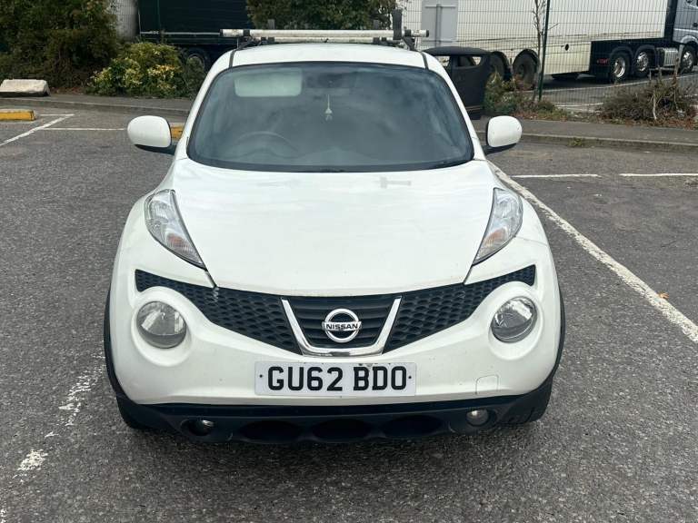 Nissan, JUKE, Hatchback, 2012, Manual, 1598 ( cc), 5 doors  spares or repair 