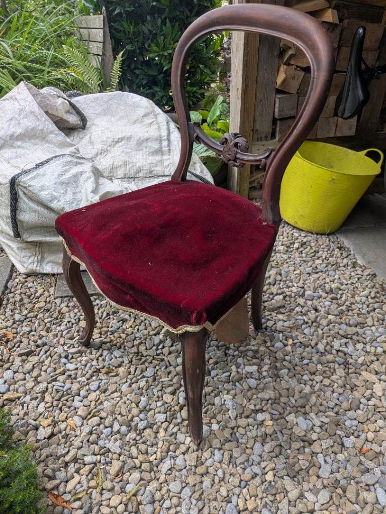Vintage Wooden Chair with Red Velvet Seat – Needs Restoration