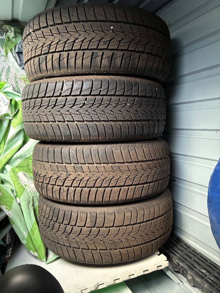 Winter tyres 