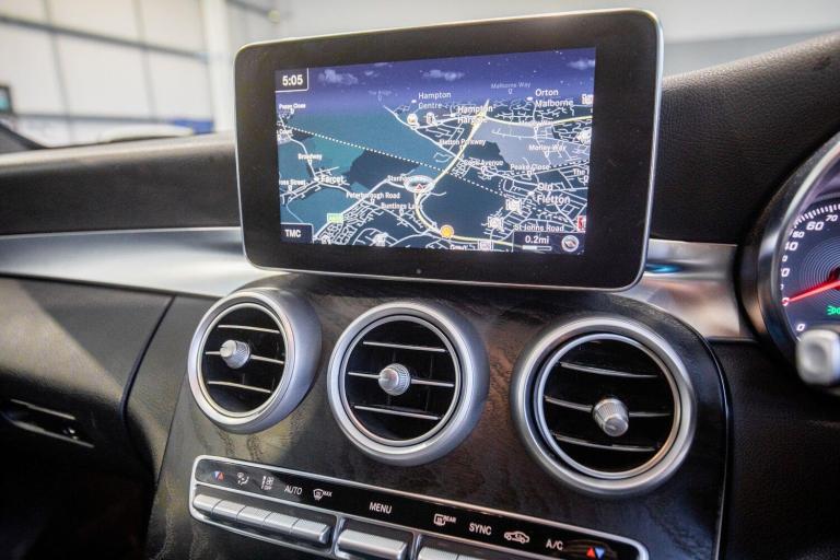 2018 Mercedes-Benz C Class 2.1 C250d AMG Line (Premium Plus) Saloon 4dr Diesel G-Tronic+ Euro 6 (...