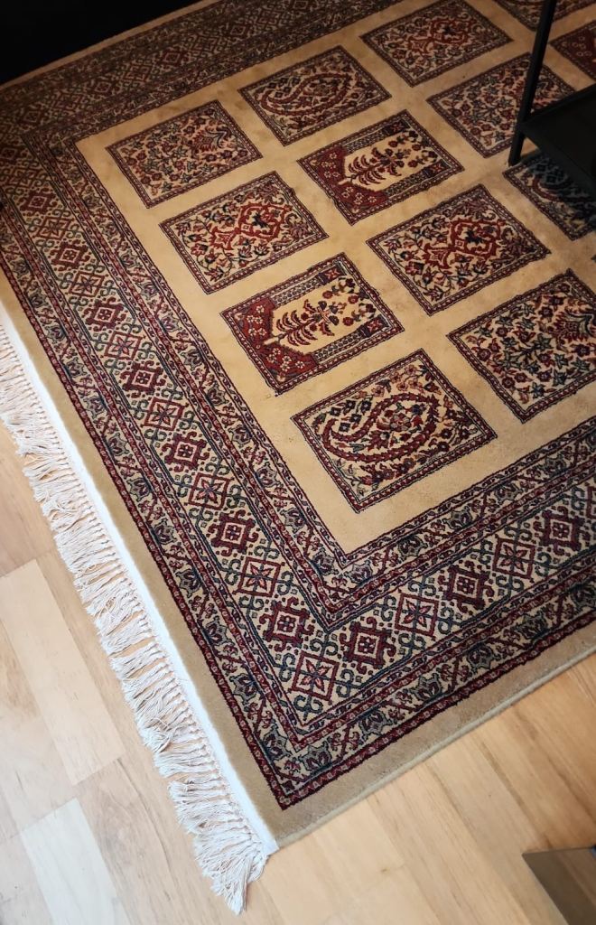 2 pieces handmade carpet, store price £700, selling both £260, pet free home, less than 6 months old