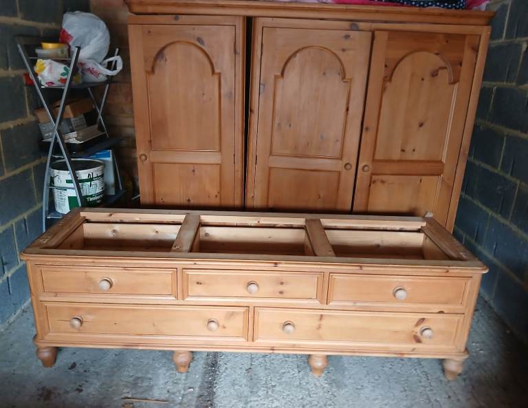 Solid pine triple wardrobe with 5 drawers underneath
