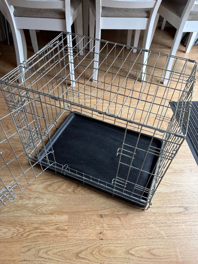 Metal Pet Crate with Removable Plastic Tray