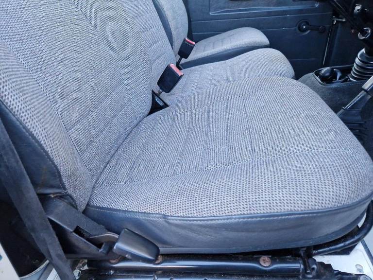 1990 Land Rover Defender 110 3.5 County Station Wagon Petrol Manual (134 bhp) V8 3500cc SUV Petro...