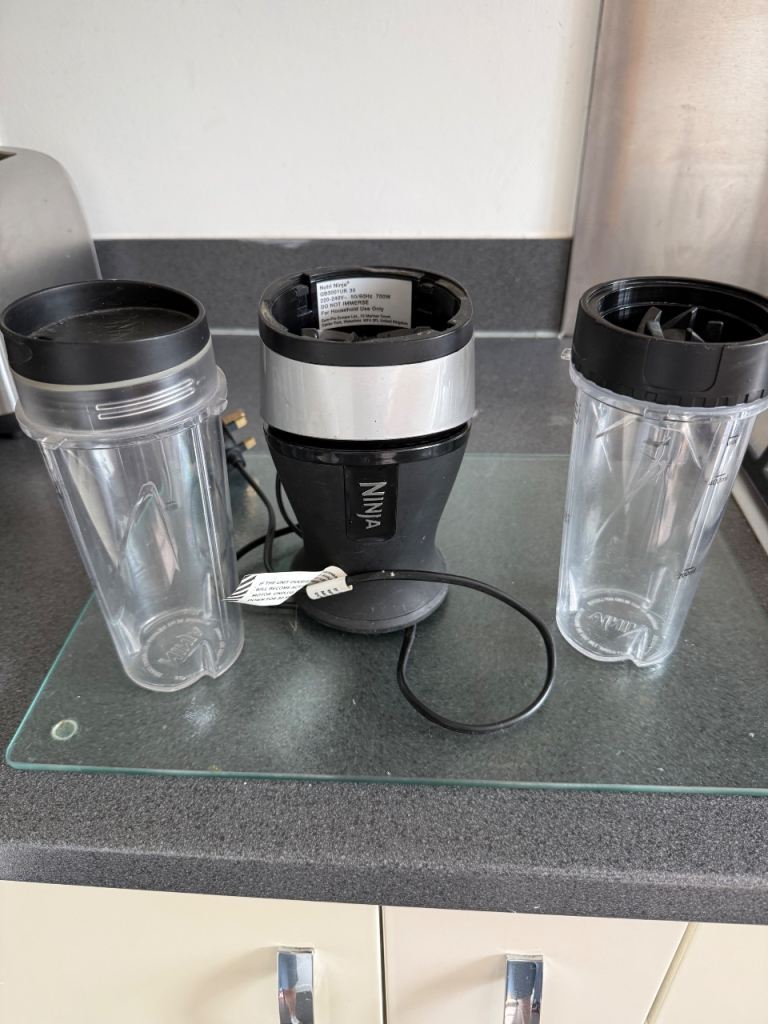 Ninja Food Blender with Two Cups – Good Condition