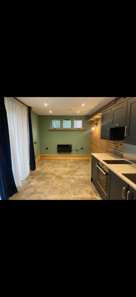 Isleworth tw7 annex / studio for rental 