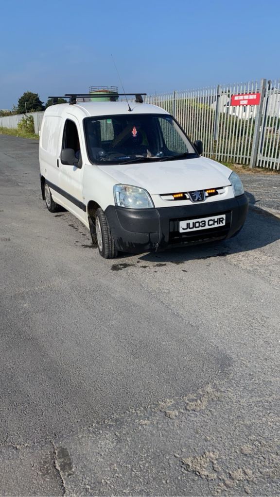 Peugeot/ Citroen vans breaking 
