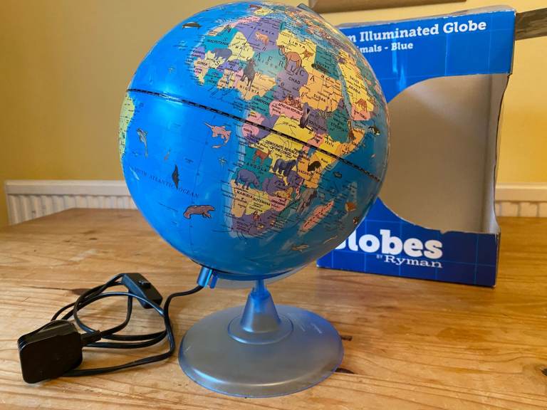 Ryman Illuminated 25 cm Globe Light